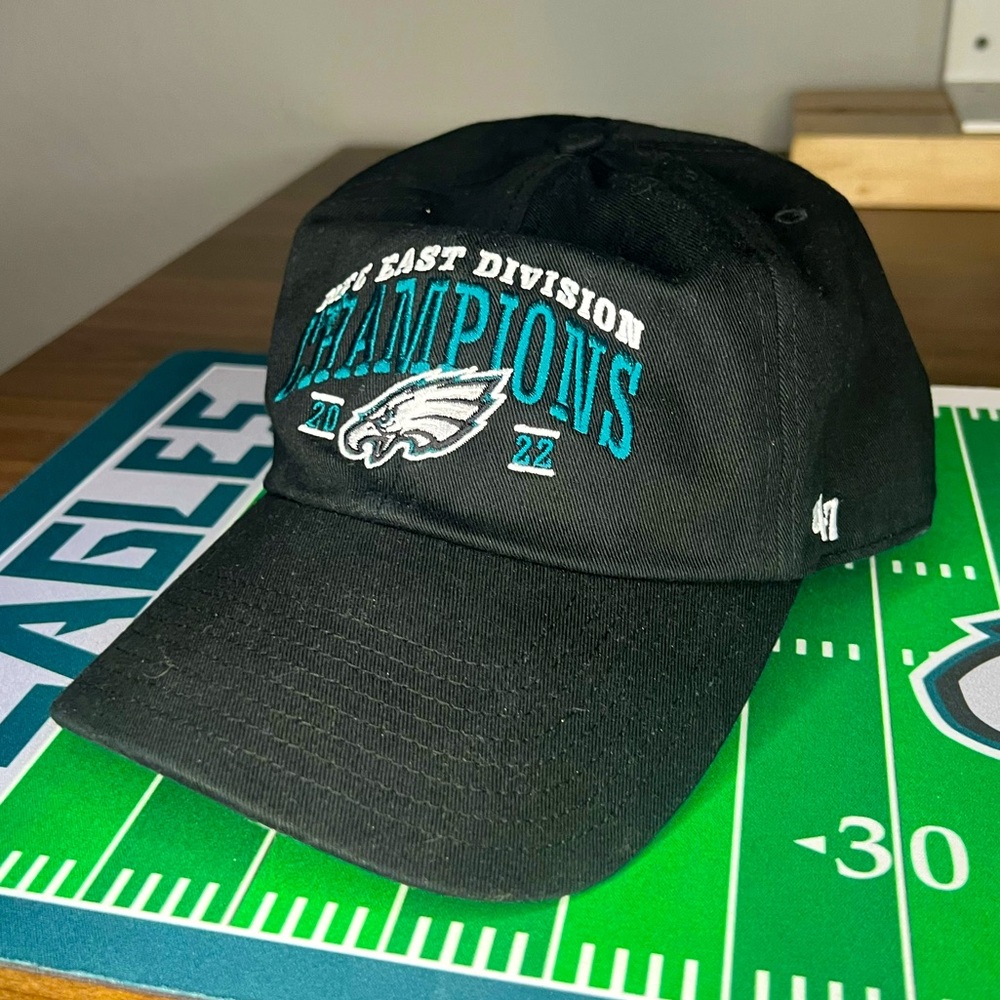 Official 2022 Philadelphia Eagles NFL NFC East Champions strap back Hat